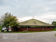 AK021025-107 - Alan King Stable Visit